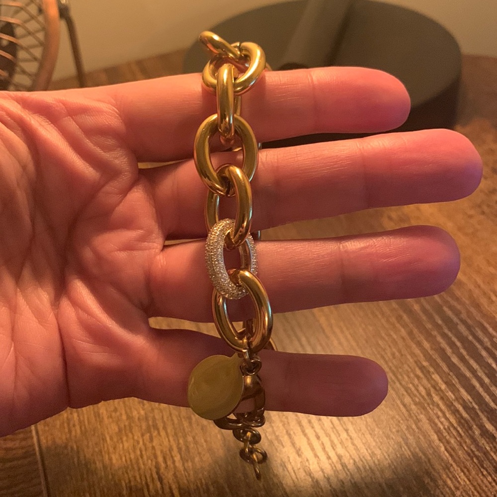Chunky chain bracelet with rhinestone link